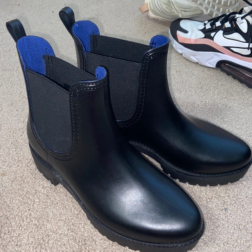 Black boots, chunky black boots, size 7